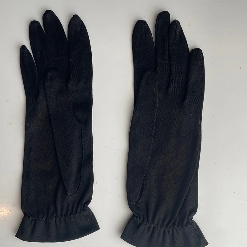 Vintage black gloves